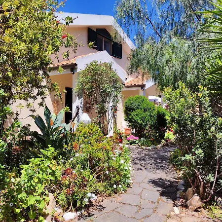 La Pirata Capitana Bed & Breakfast *