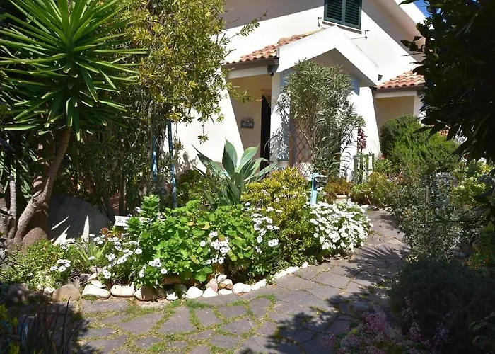 La Pirata Capitana Alojamento de Acomodação e Pequeno-almoço Costa degli Angeli